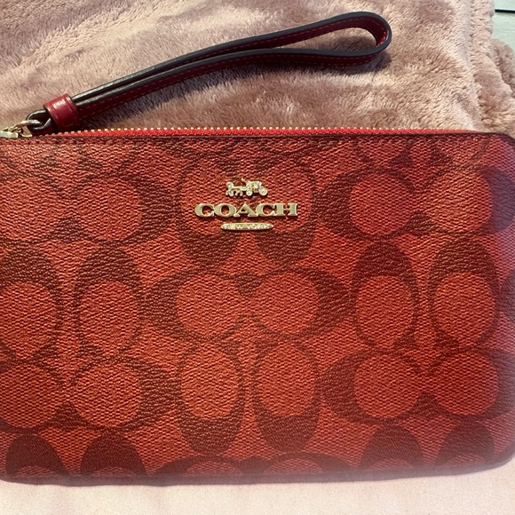 Coach Large Corner Zip Red Wristlet NWOT Sharp